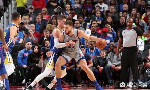 勇士102:111活塞,库里复出得27分,怎么评价库里本场比赛的表现?