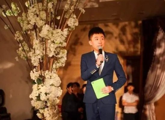 婚庆主持一般要学多久 婚礼主持一般多少钱一场