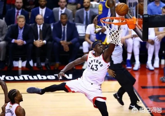 西亚卡姆这个赛季表现怎么样？