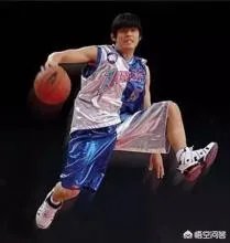 周杰伦和科比谁的收入更高,有哪些依据?