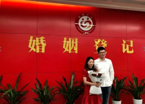 结婚证号码是哪个 结婚证编号的含义