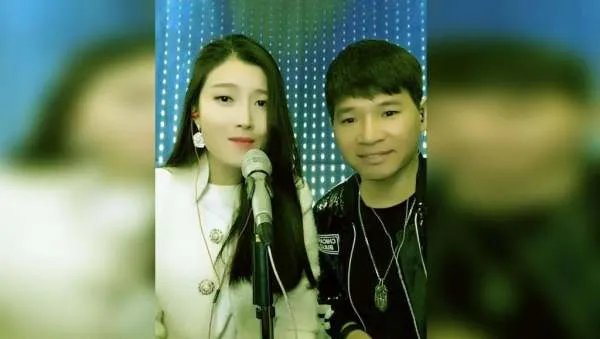 歌词有你一点一点靠近我在耳边轻轻对我说的歌名是什么