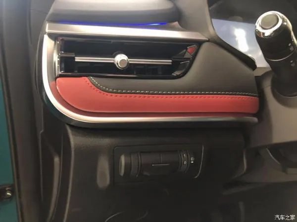 到店看车,多方位欣赏全新一代瑞虎7的身姿!