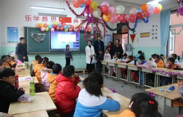 班级晚会主持词开场白有哪些?