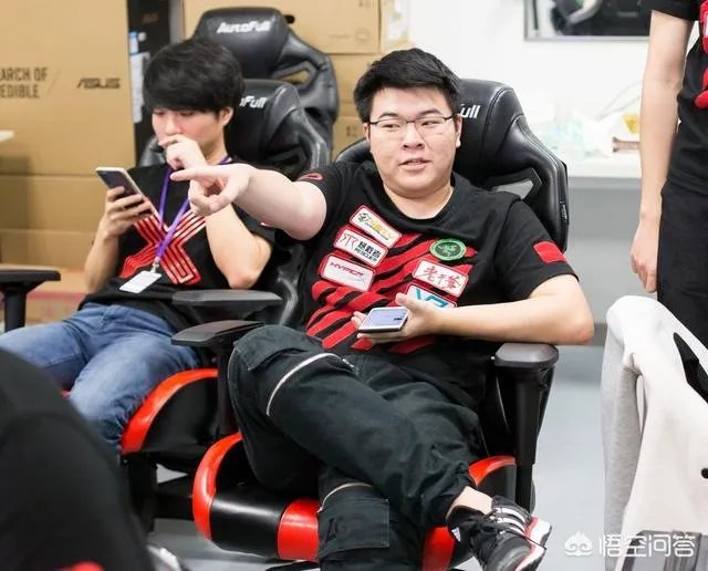 嗨氏、刘杀鸡、包子，如何看待天价违约金？