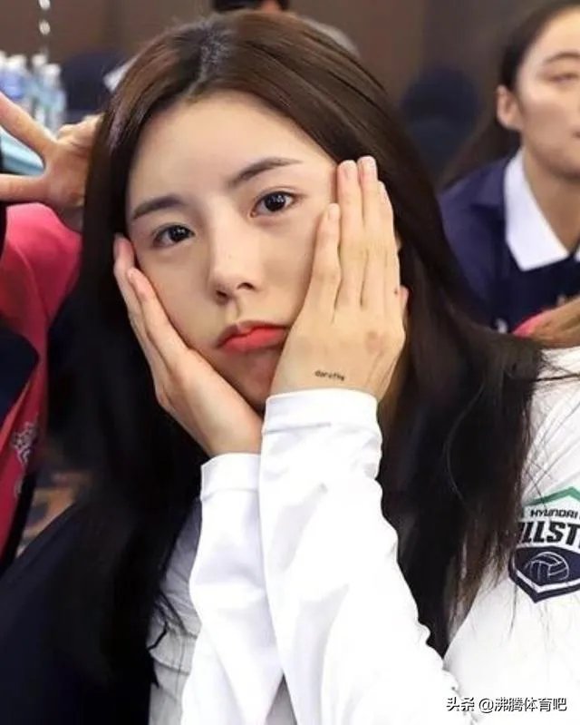 若韩国女排美女二传李多英来中国打球,会让排超联赛的关注度进一步提升吗?你怎么看?