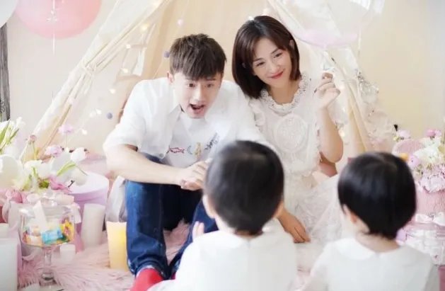 谢娜挺超大孕肚现身深圳，张杰紧随呵护爱妻，他们的感情为何一直这么好？