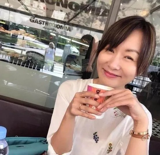 当年大红的她瞧不起赵薇，如今沦为龙套配角，你知道是谁嘛？