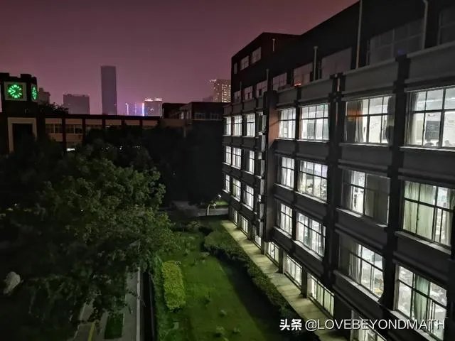 在类似衡水中学、衡水二中这样的学校当老师，尤其是班主任，是怎样的体验？