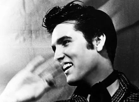 有一个经典英文歌歌词是only you can make this world smile的歌曲叫什么名字啊