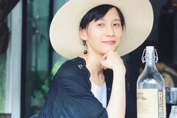 papi酱和老公相处方式非常特别，他们是怎样保持婚姻生活的？