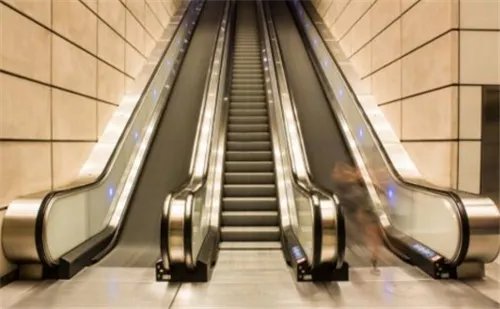 自动扶梯坡度是多少