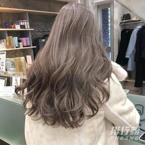 2020适合圆脸的发型有哪些_2020适合圆脸的发型女