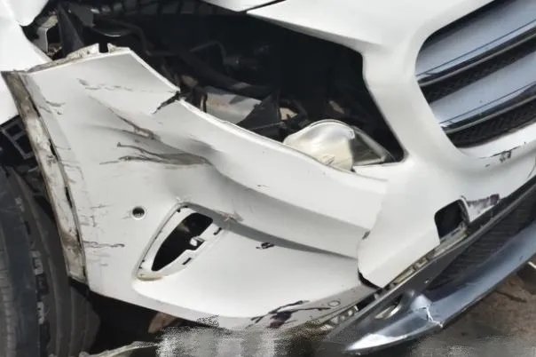 少年偷开母亲奔驰撞人，你觉得这是教育的缺失吗？