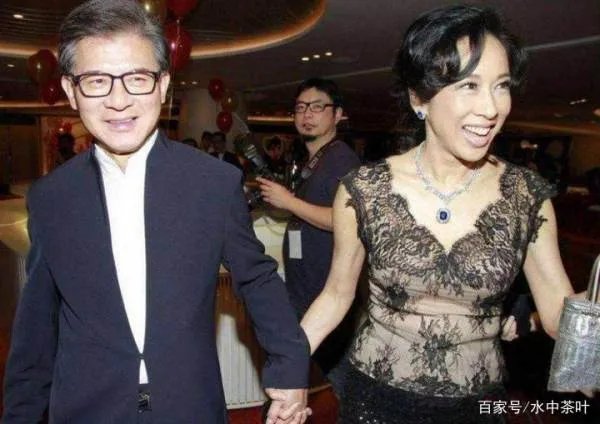 朱玲玲如此漂亮，霍震霆为何却舍得离婚？后来怎样？