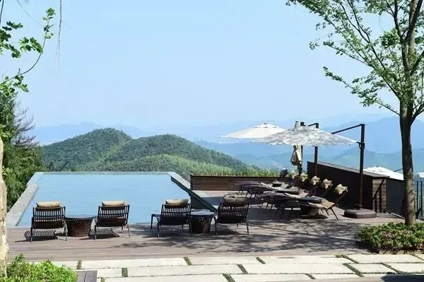 【莫干山民宿游学】探秘裸心堡等8大网红民宿的经营之道，学习7位行业大咖的民宿“真经”