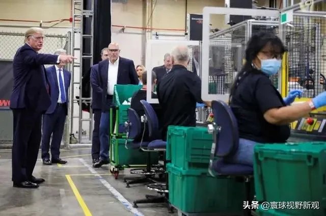 特朗普参观口罩工厂，只戴护目镜，坚决不戴口罩，对他的这波操作，你怎么看？