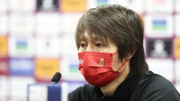 国足被阿曼追平比分 李铁维基百科被改“阿曼籍”