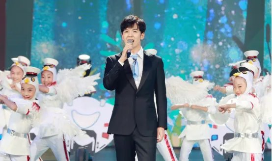 仝卓学历被撤销，继父被撤职，仝卓是如何将一手好牌打的稀巴烂的？