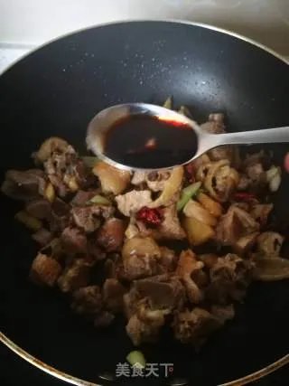 鸡肉炖土豆