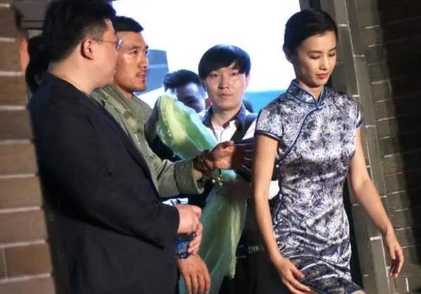 黄圣依与杨子婚姻能够长久，单单是她能给杨子安全感和力量吗？