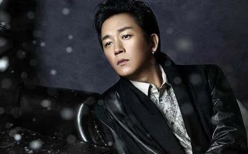 潘粤明的《鬼吹灯》系列为什么会一下子连拍了五部？