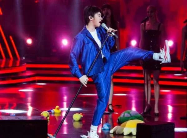 王祖蓝模仿华晨宇简直神还原，王祖蓝抓住了哪些精髓？