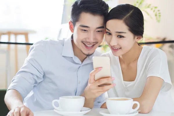 刚认识的男生约我吃饭，却让我掏钱，他这是什么心理呢？