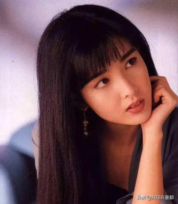 谁手机里有美女美景图片，能不能分享让大家看看？