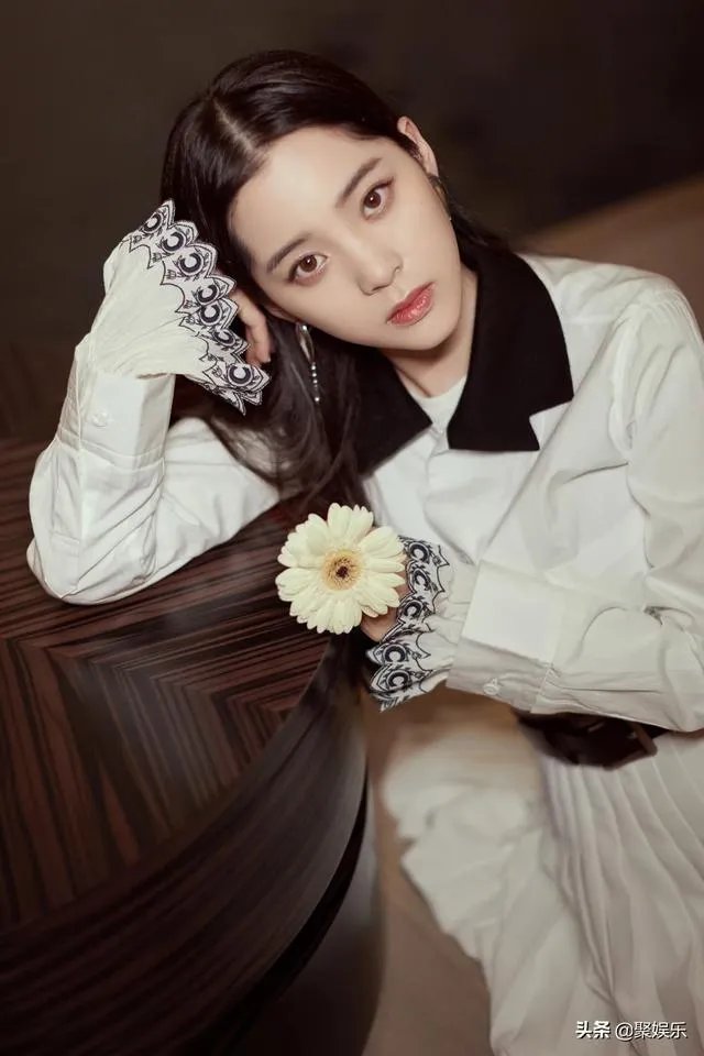 欧阳娜娜家里有钱，她身材好、长相甜美，你喜欢她吗？