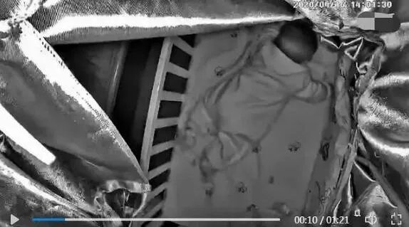 三个月女婴训练趴睡窒息身亡 妈妈全程“死亡直播”究竟怎么回事