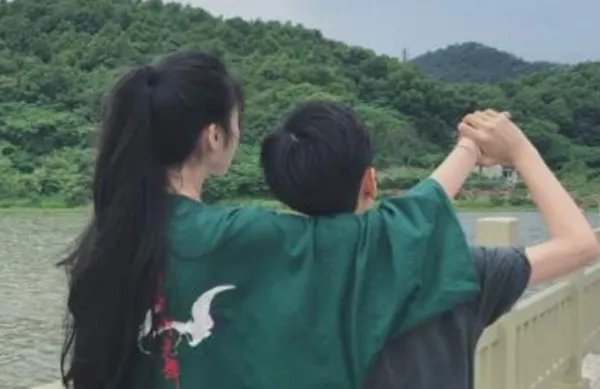 接吻时闭眼和不闭眼分别体现什么？