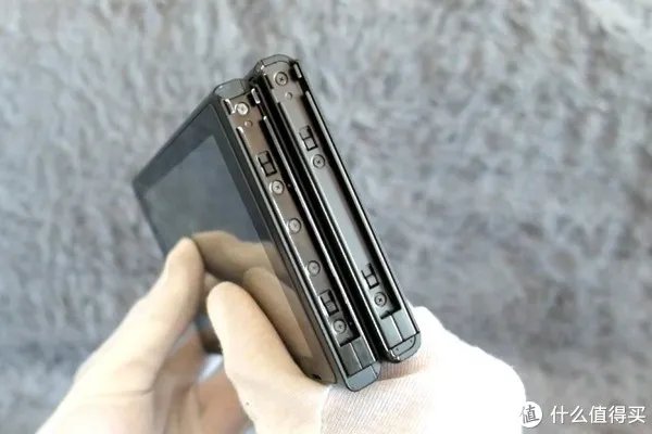 瞎摸瞎玩 篇二十八：来了来了，OLED来了——任天堂Switch OLED版本开箱与简单对比