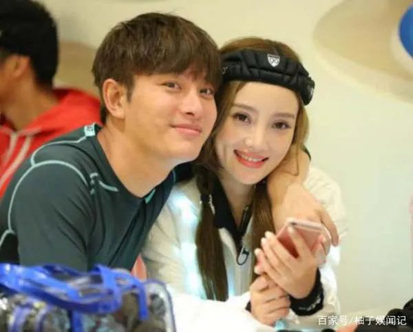 李小璐贾乃亮为何离婚？背后有什么不为人知的秘密？