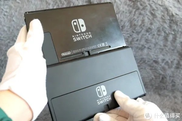 瞎摸瞎玩 篇二十八：来了来了，OLED来了——任天堂Switch OLED版本开箱与简单对比