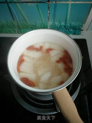 冰糖枸杞炖鸭梨