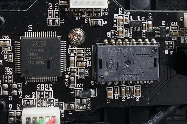 Razer Viper毒蝰游戏鼠标拆解评测