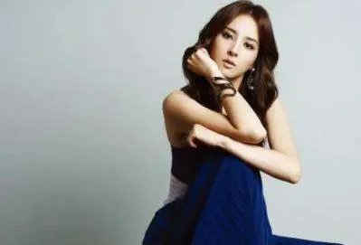 韩惠珍将出演JTBC新剧《神圣的离婚》，她在剧中出演什么角色？