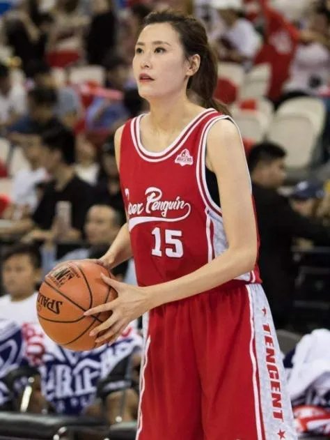 曾因太高吓退相亲对象，女篮国手许诺近况如何？