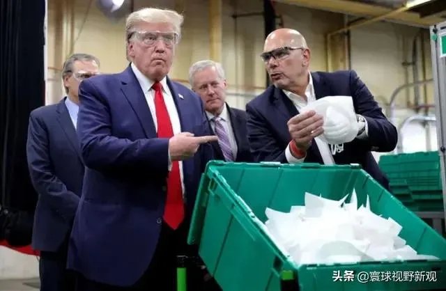 特朗普参观口罩工厂，只戴护目镜，坚决不戴口罩，对他的这波操作，你怎么看？
