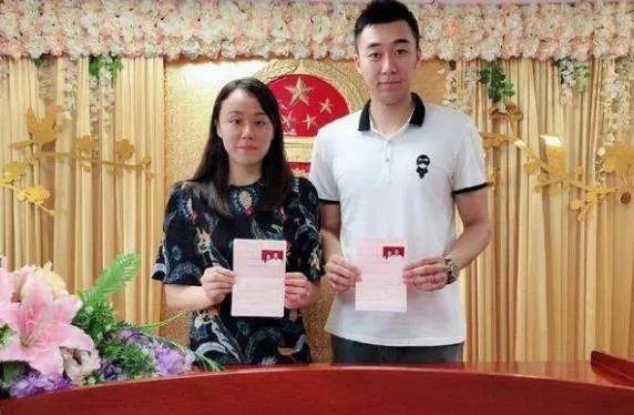 被闺蜜搭档夺走男友的羽毛球奥运冠军赵芸蕾现在感情生活如何？