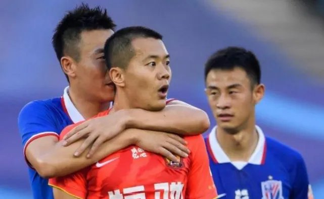 广州恒大2-0大胜上海申花，两队的实力差距有多大？