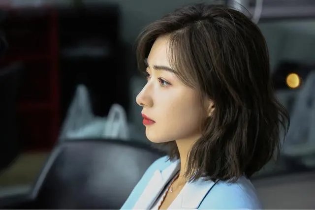 《乘风破浪的姐姐里面，为什么万茜那么受女明星的欢迎？