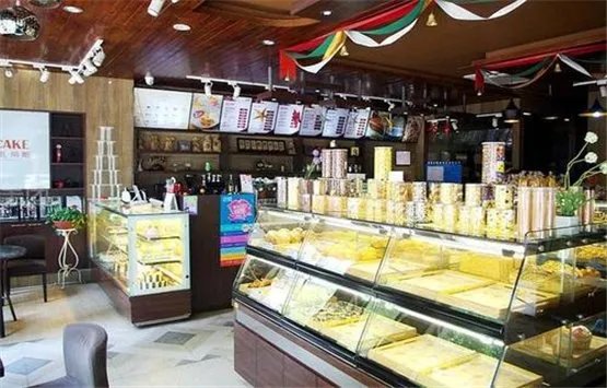 蛋糕店的利润与风险分别是怎么样的？