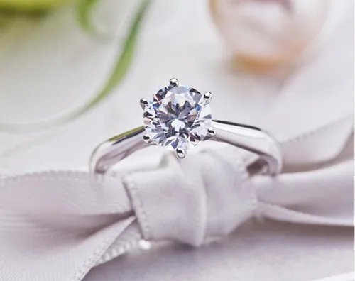 对戒和钻戒的区别是什么 结婚是买钻戒还是对戒好