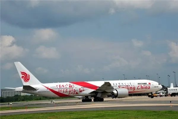 国航大幅减少香港往返北京的航班，还有哪些方法可以从香港迅速返回北京？