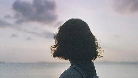 生活不容易但要坚持的经典句子