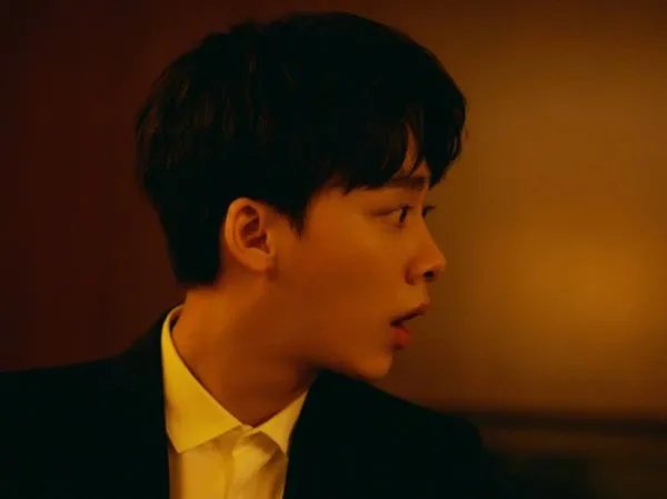 李易峰方面否认和方安娜的恋情，既然两个不是情侣那他们是什么关系？