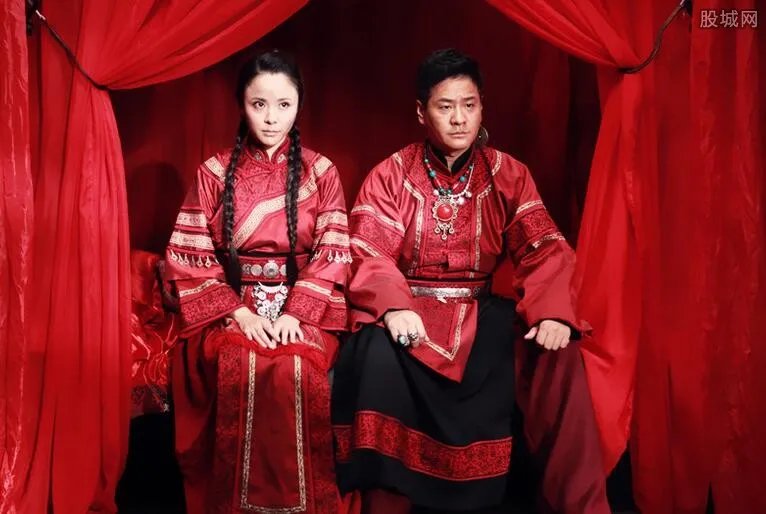 连奕名为何爱上杨若兮 帮助杨若兮摆脱当年的痛苦