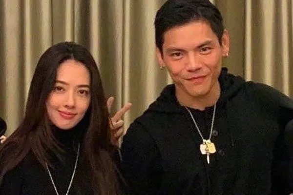 向佐郭碧婷婚礼明明很甜，为何有人说这只是一场交易？